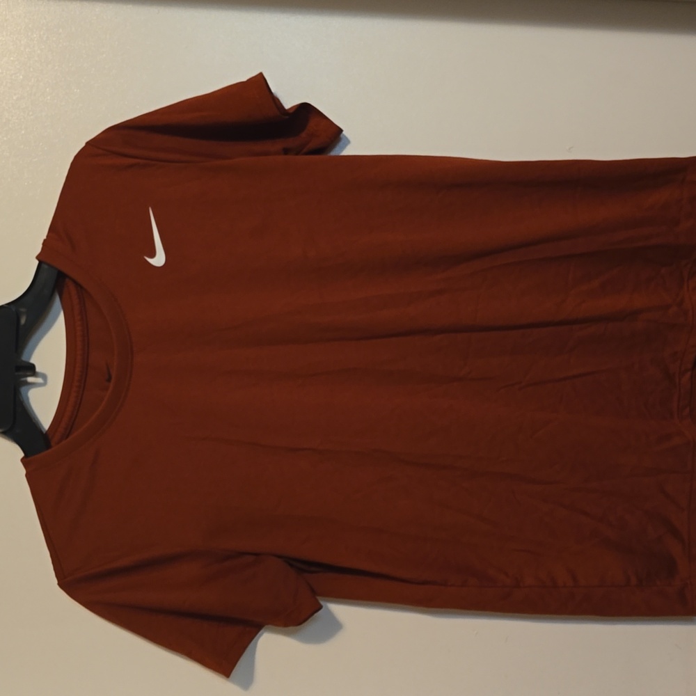Nike Men's Short Sleeve T-Shirt in Deep Rust